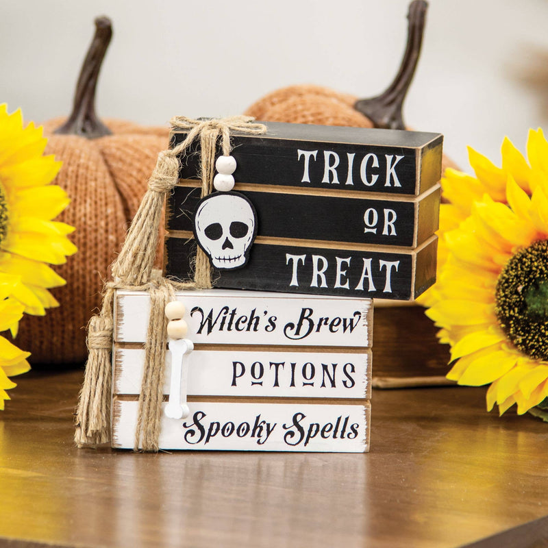 Mini pila di libri in legno Witch's Brew, pozioni e incantesimi spaventosi