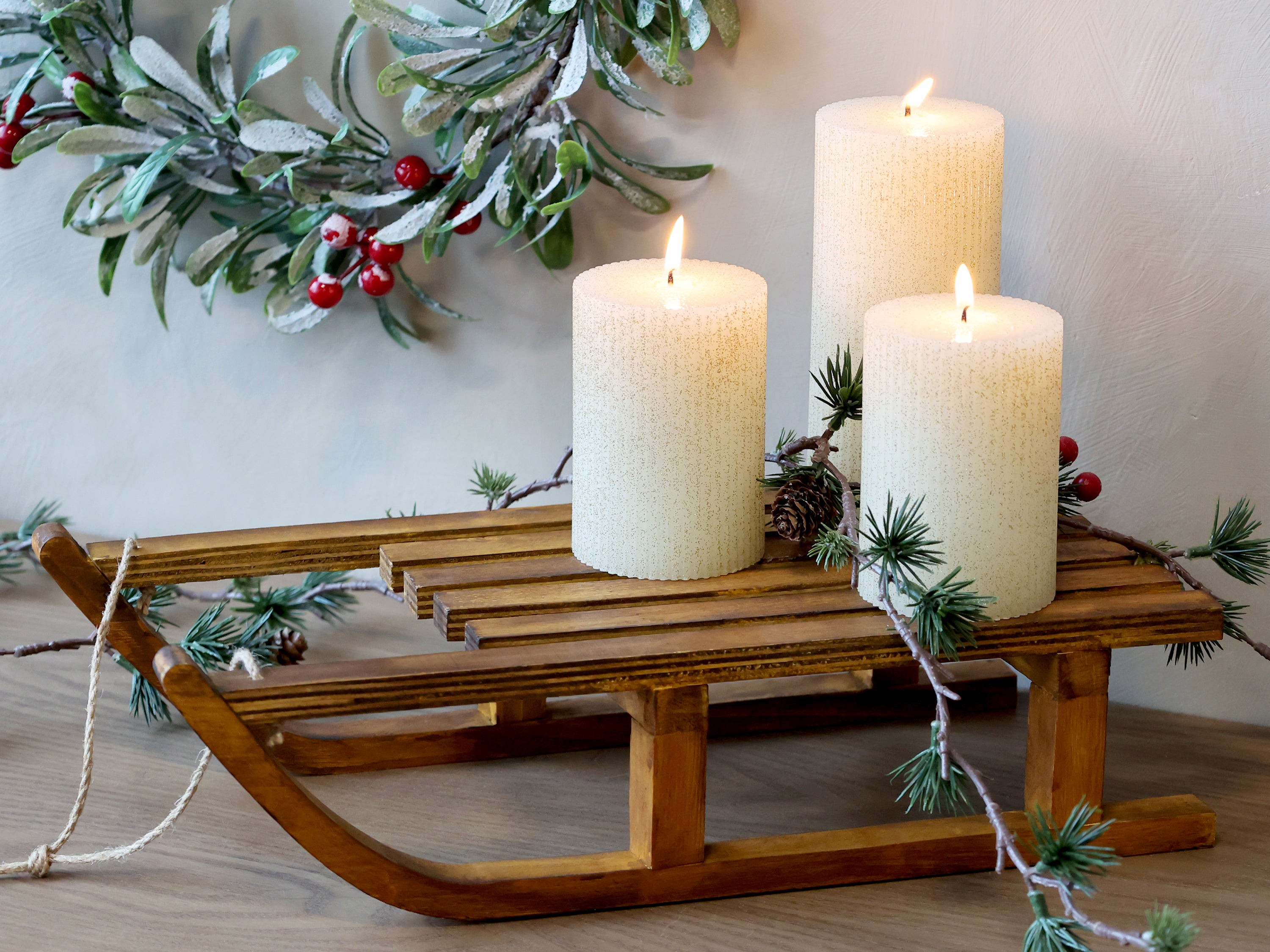 Slitta Decorativa in Legno Naturale con Corda in Juta – Chic Antique – 10 x 38 x 17,5 cm