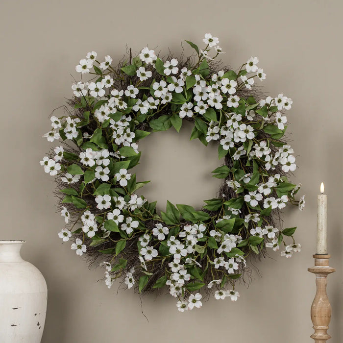 Corona Decorativa in Corniolo con Fiorellini Bianchi 61 cm