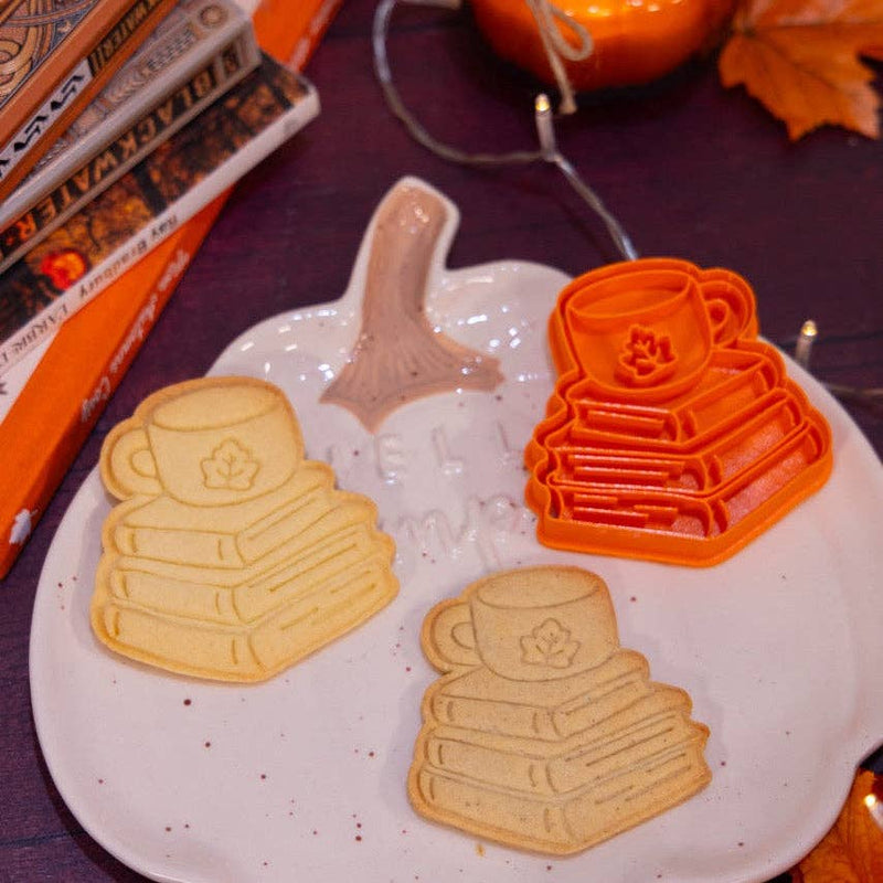 Tagliabiscotti Libri e Tazza – Autunno accogliente & cocooning