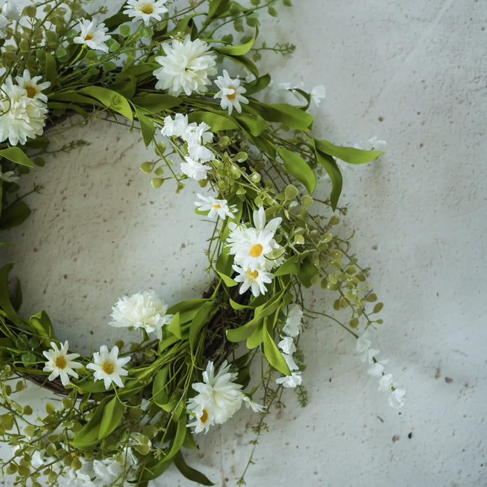 Corona di margherite e fiori bianchi 55 cm
