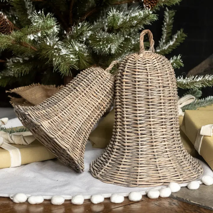 Due Campane Natalizie in Rattan Naturale H 25/32 cm