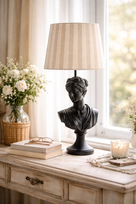 Lampada da Tavolo Busto Classico con Paralume in Tessuto Rigato