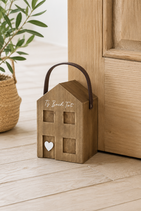 Fermaporta in Legno a Forma di Casetta con Scritta Decorativa