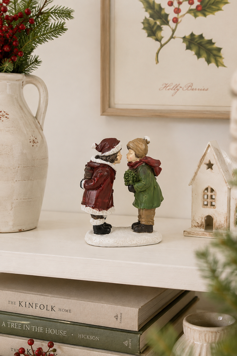 Statuina Natalizia Bambini 12 cm in Resina – Bacio di natale Clayre & eef
