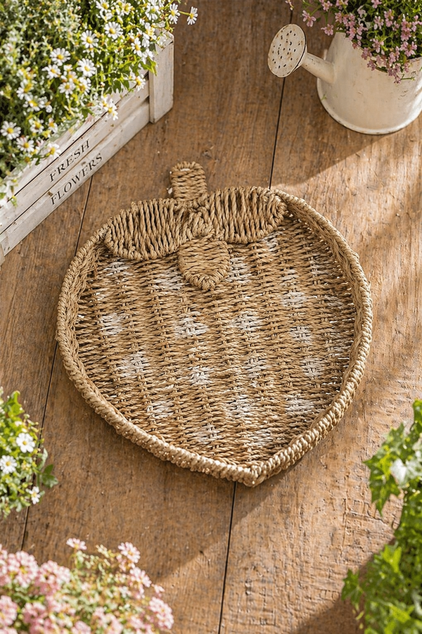 Vassoio naturale in seagrass a forma di fragola