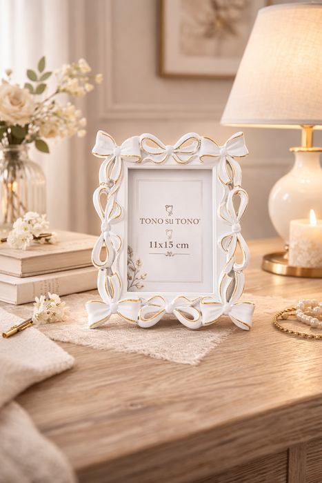 Cornice con Fiocchi e Finiture Oro 11x13 cm