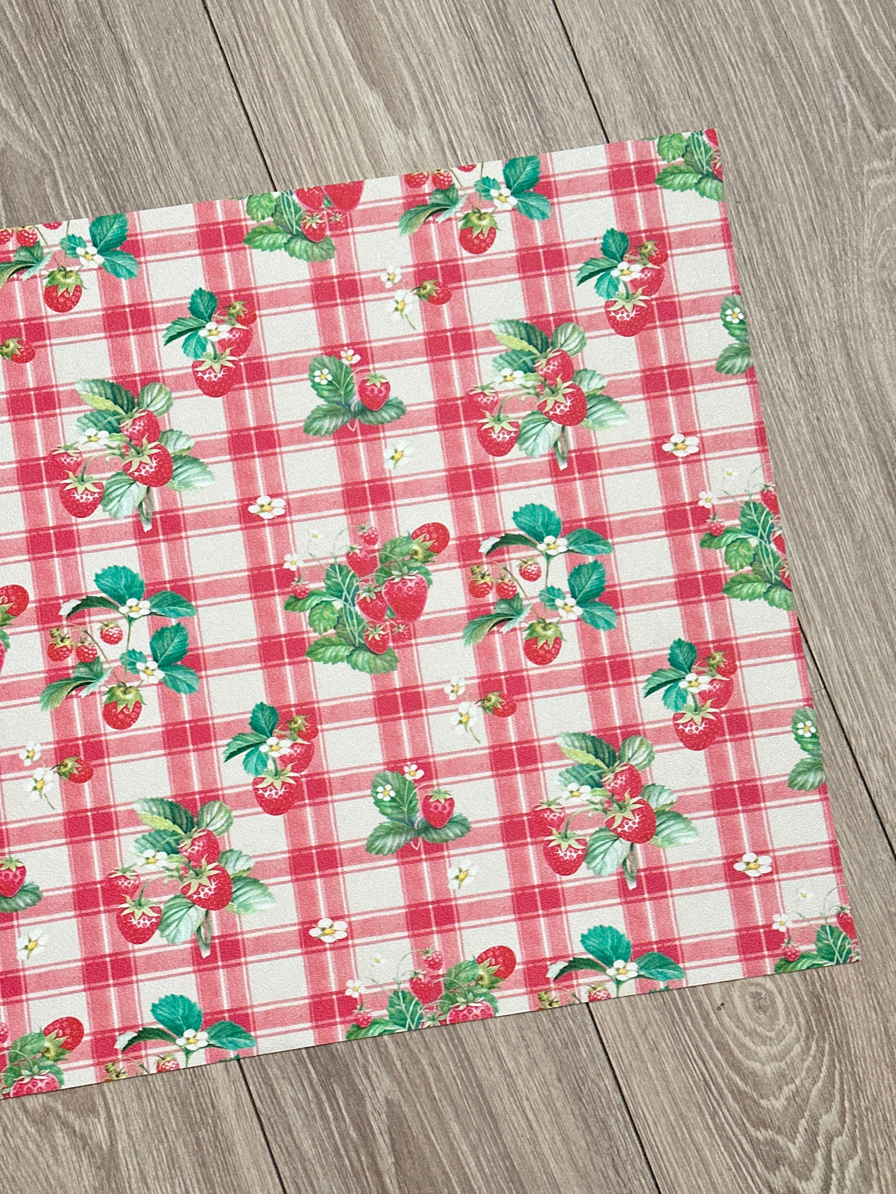 Tappeto in vinile su misura 'Sweet Berry Mood'