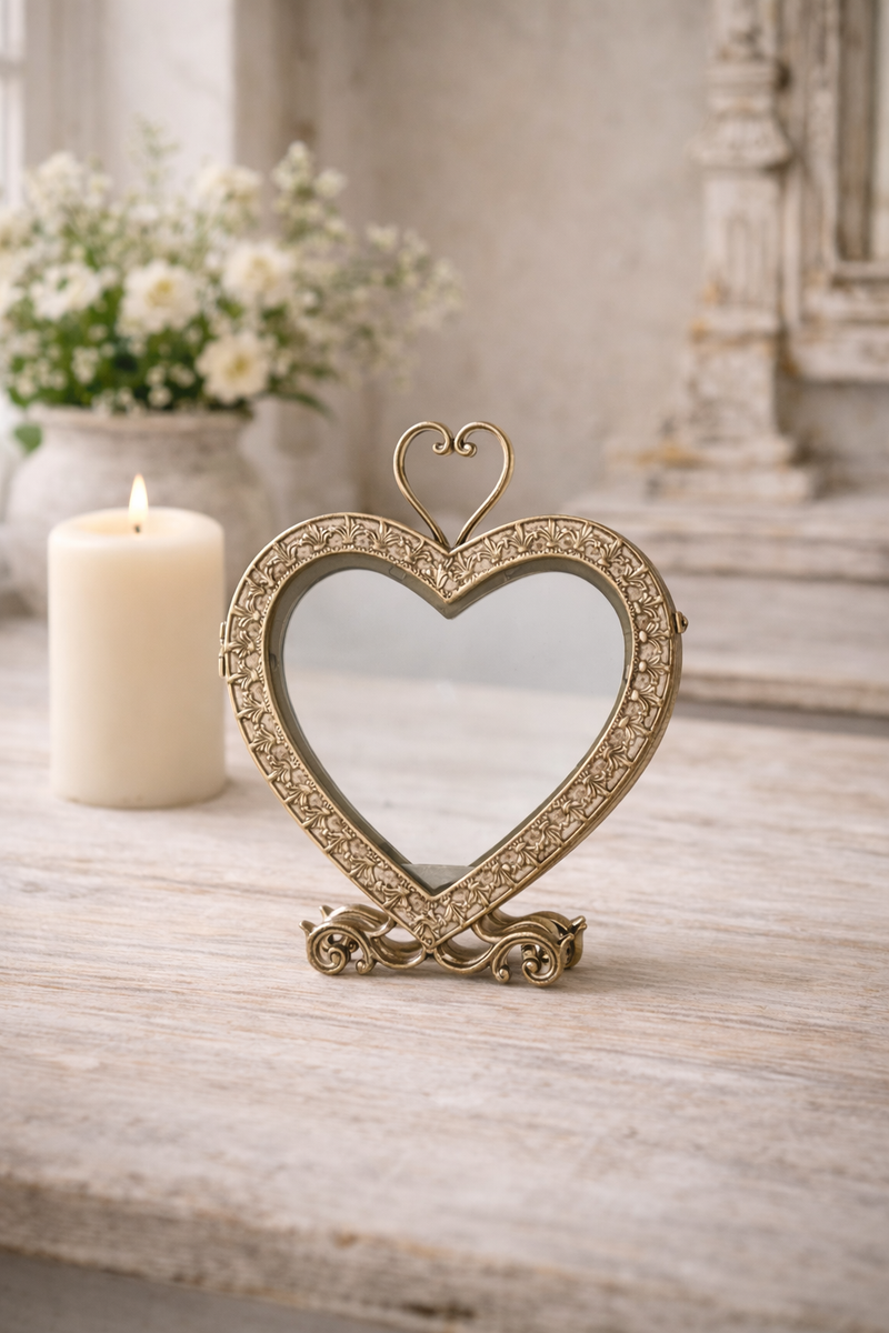 Lanterna Cuore in Ottone Anticato con Vetro 31x27x10 cm