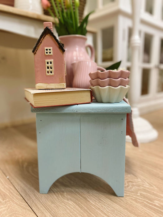 Tabouret en bois bleu