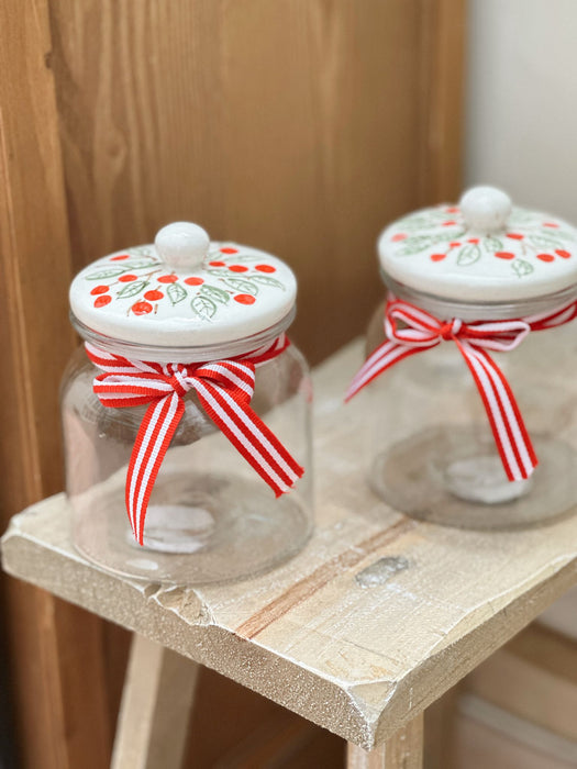 Barattolo in vetro con decoro e nastro