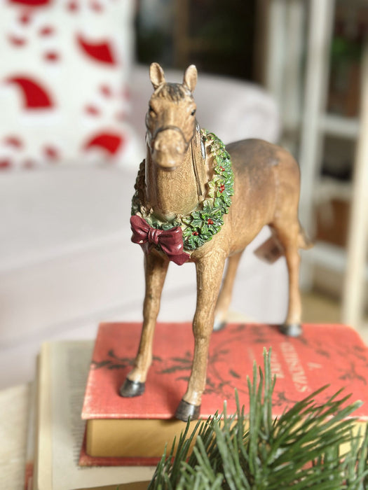 Cavallo Decorativo Natalizio in Resina con Ghirlanda