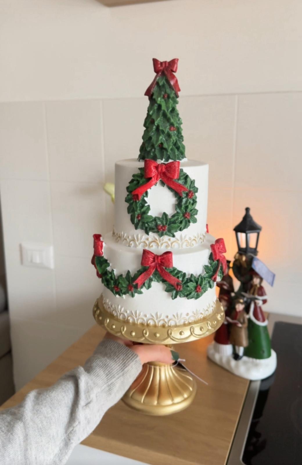 Decorazione Natalizia Torta con Ghirlande e Albero in Resina
